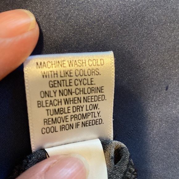 Women’s Croft & Borrow sleeveless drape neck top. Size XL. - Picture 8 of 8